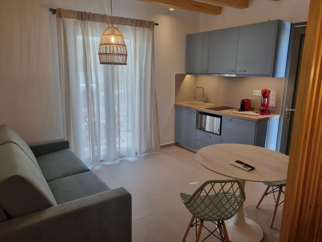 Achilli Apartments Skyros Exterior photo